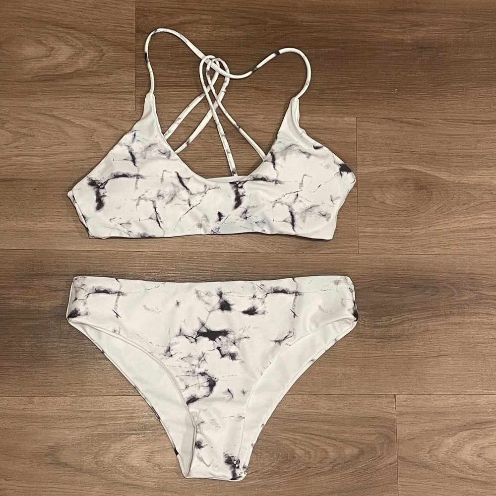 Women’s Tie Dye Cheeky Bikini. Size Small. NWOT.